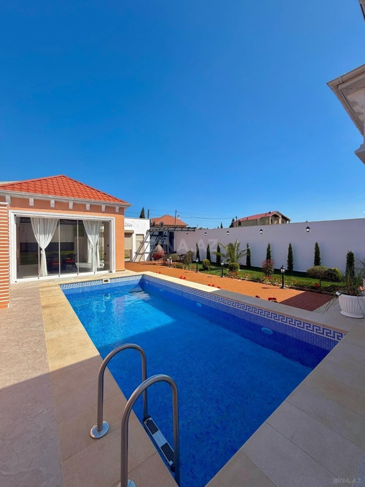 Satılır 5 otaqlı həyət evi 200 m²