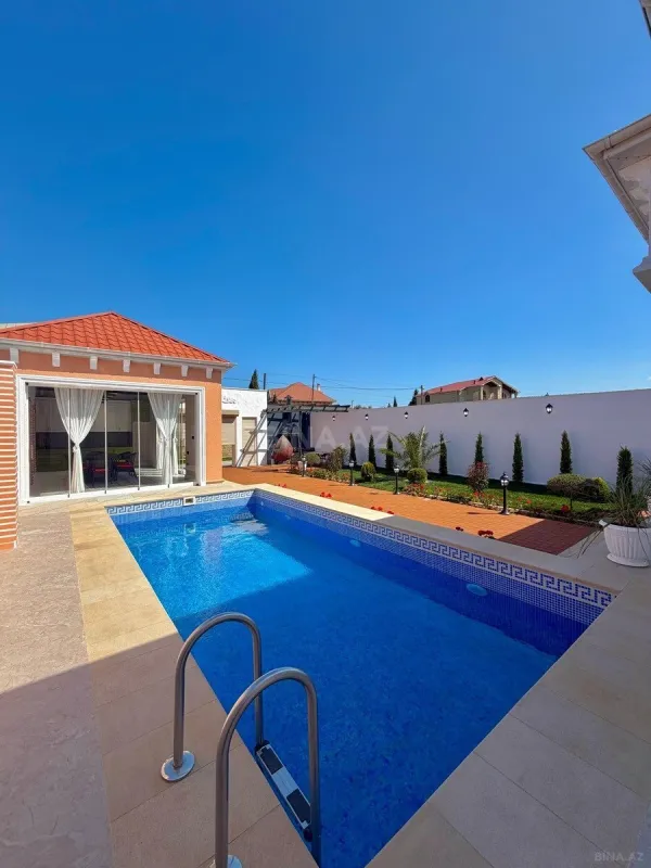 Satılır 5 otaqlı həyət evi 200 m²