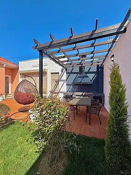 Satılır 5 otaqlı həyət evi 200 m²