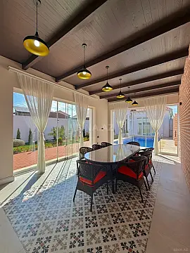 Satılır 5 otaqlı həyət evi 200 m²