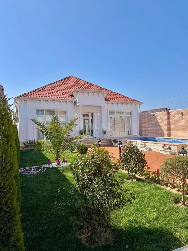 Satılır 5 otaqlı həyət evi 200 m²