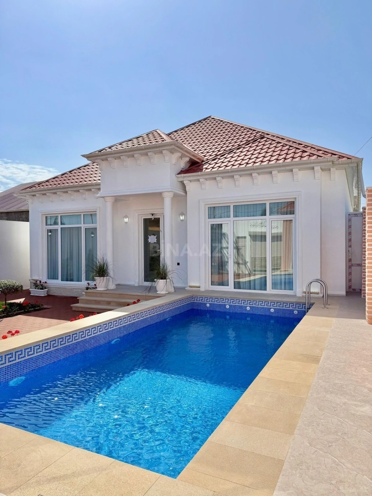 Satılır 5 otaqlı həyət evi 200 m²