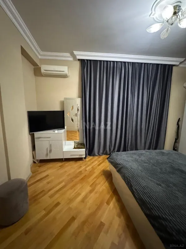 Satılır 2 otaqlı mənzil 82 m²