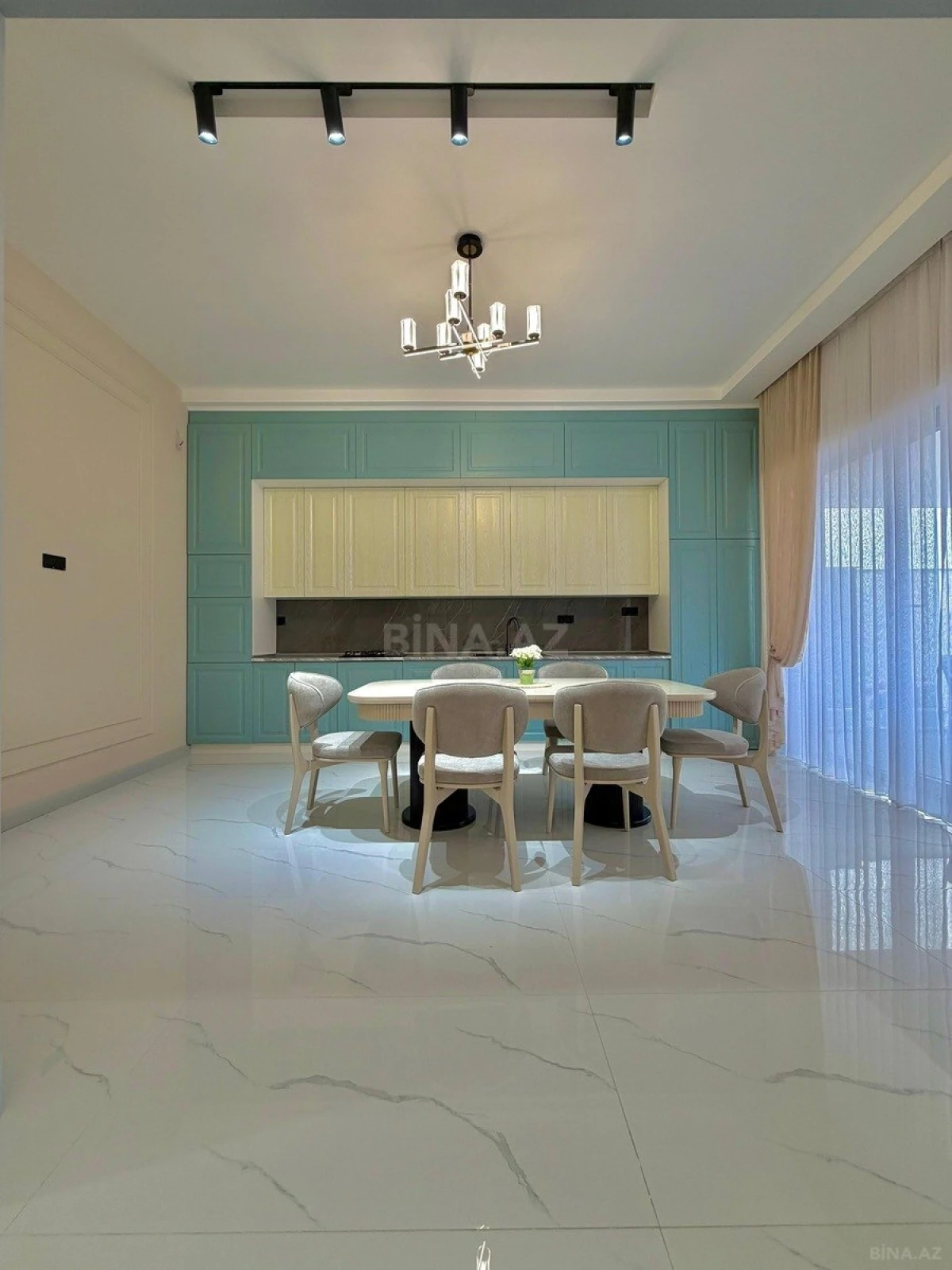 Satılır 4 otaqlı həyət evi 180 m²