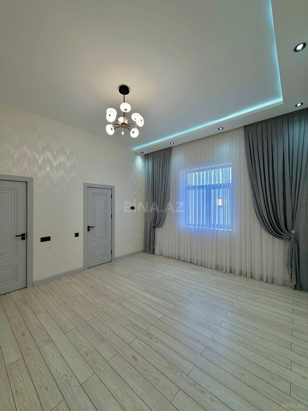Satılır 4 otaqlı həyət evi 180 m²
