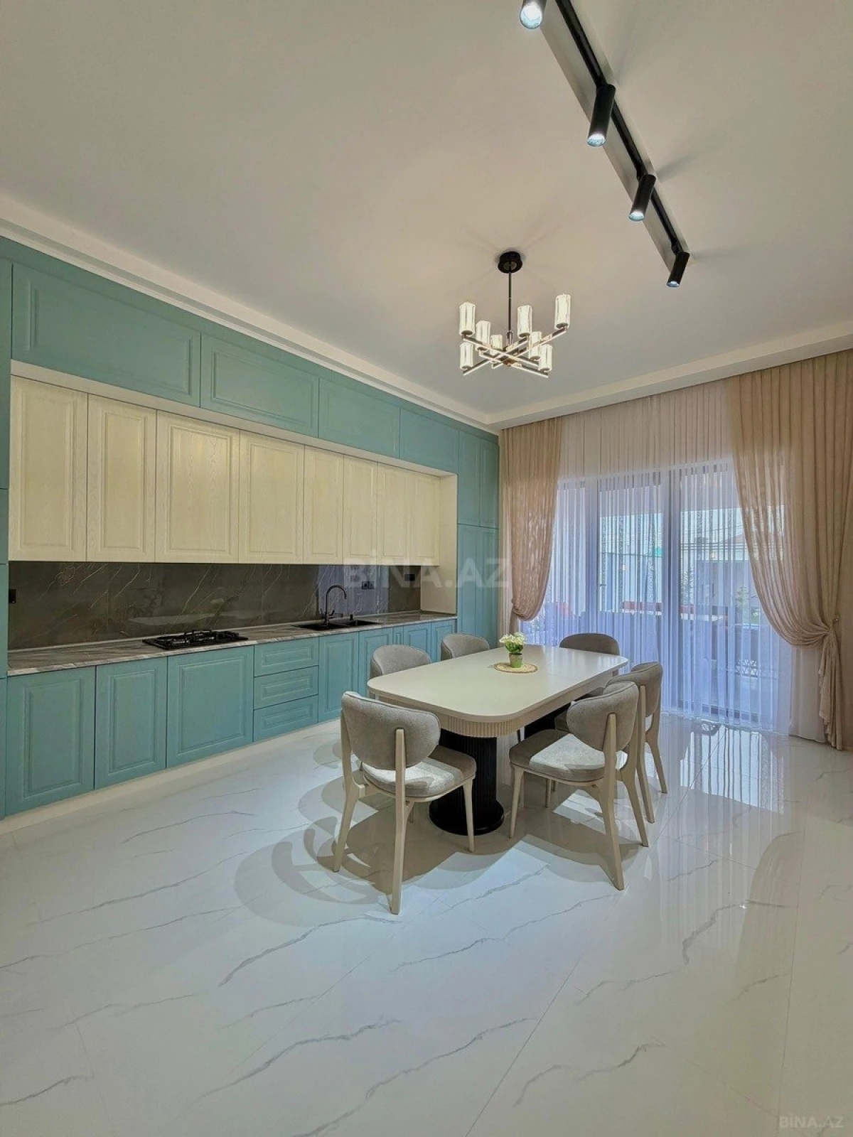 Satılır 4 otaqlı həyət evi 180 m²