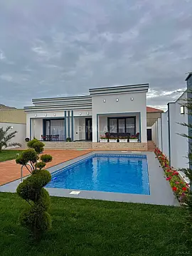 Satılır 4 otaqlı həyət evi 180 m²