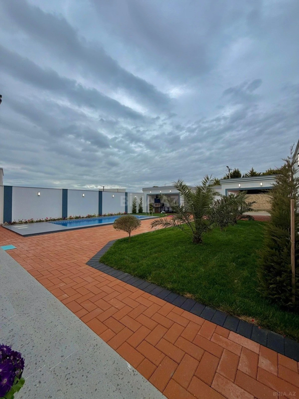 Satılır 4 otaqlı həyət evi 180 m²