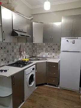 Kirayə verilir 2 otaqlı mənzil 60 m²