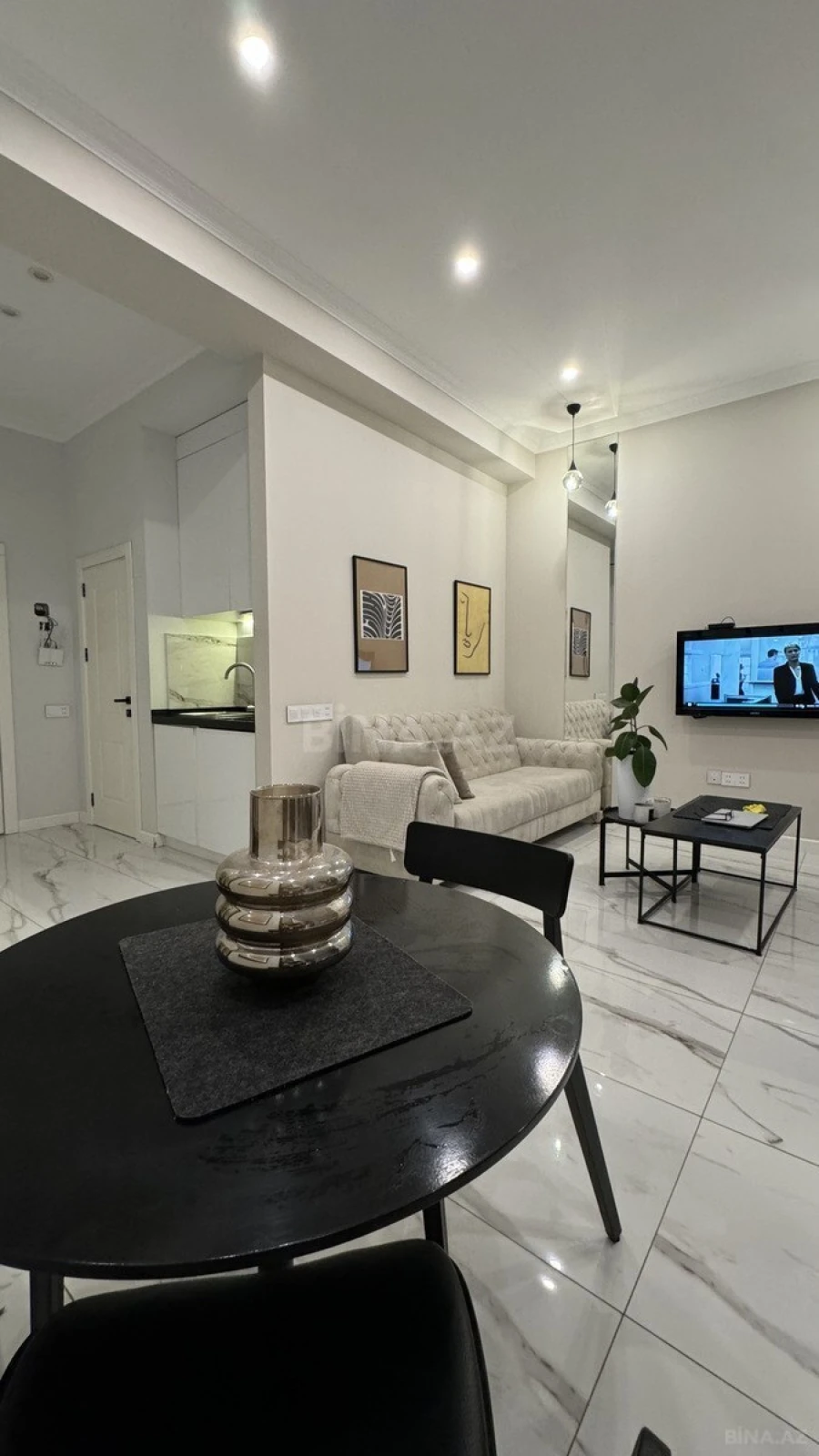 Kirayə verilir 1 otaqlı mənzil 57 m²