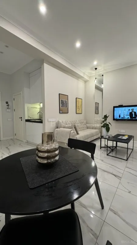Kirayə verilir 1 otaqlı mənzil 57 m²