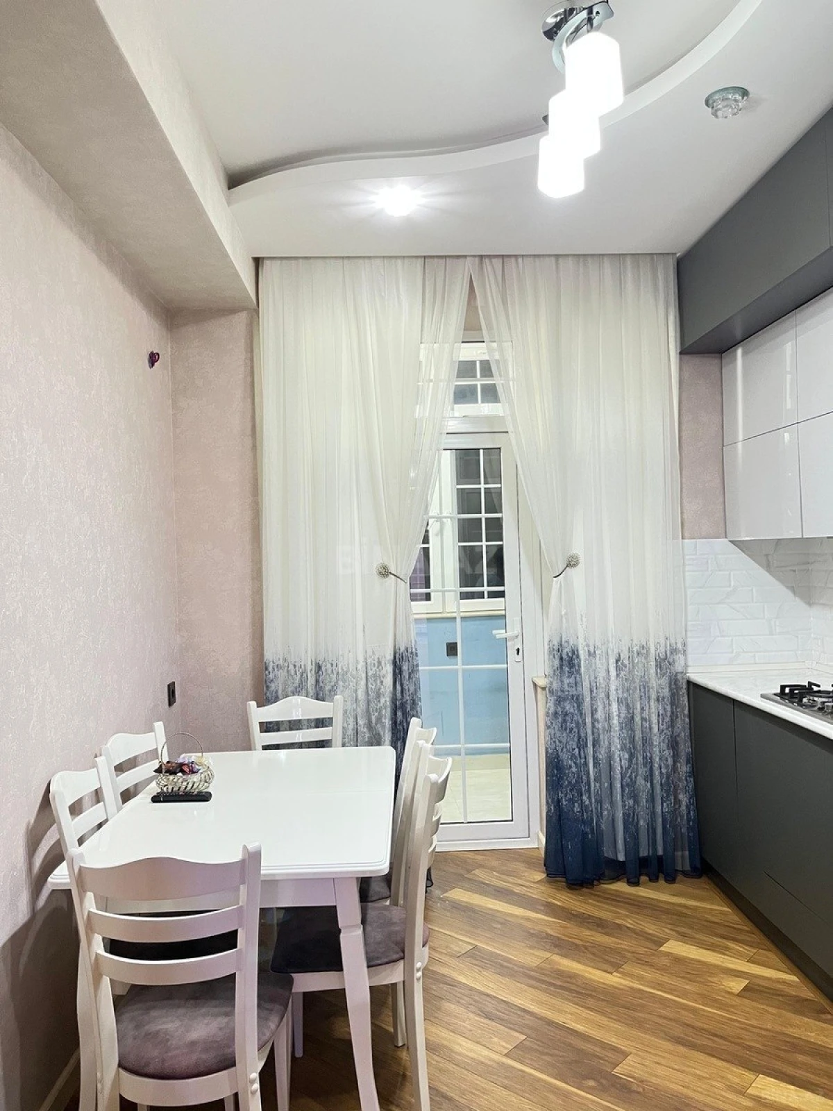 Kirayə verilir 3 otaqlı mənzil 88 m²