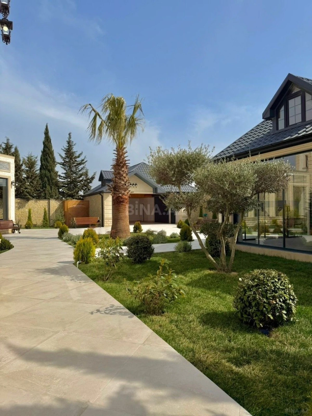 Satılır 6 otaqlı həyət evi 600 m²