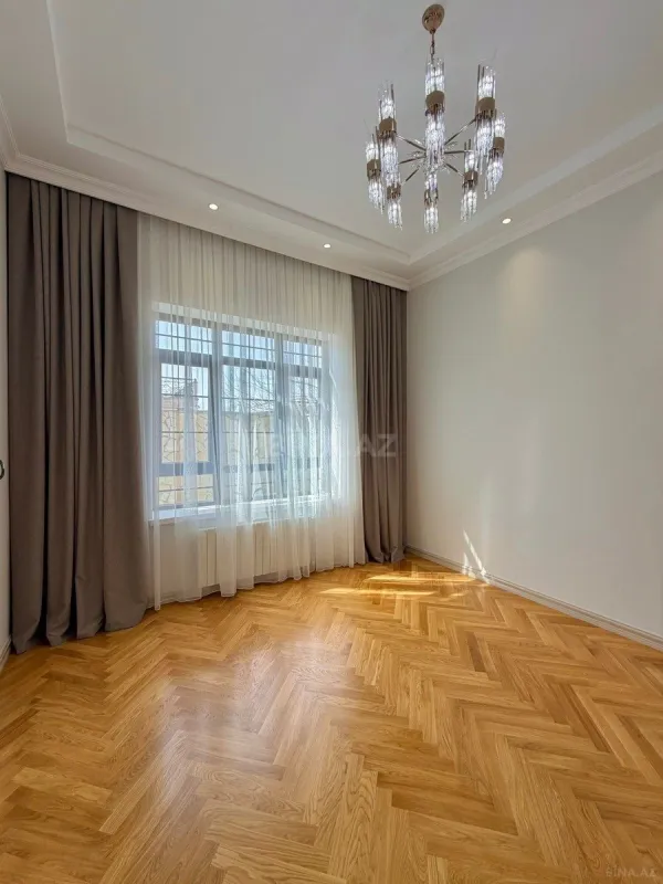 Satılır 6 otaqlı həyət evi 600 m²