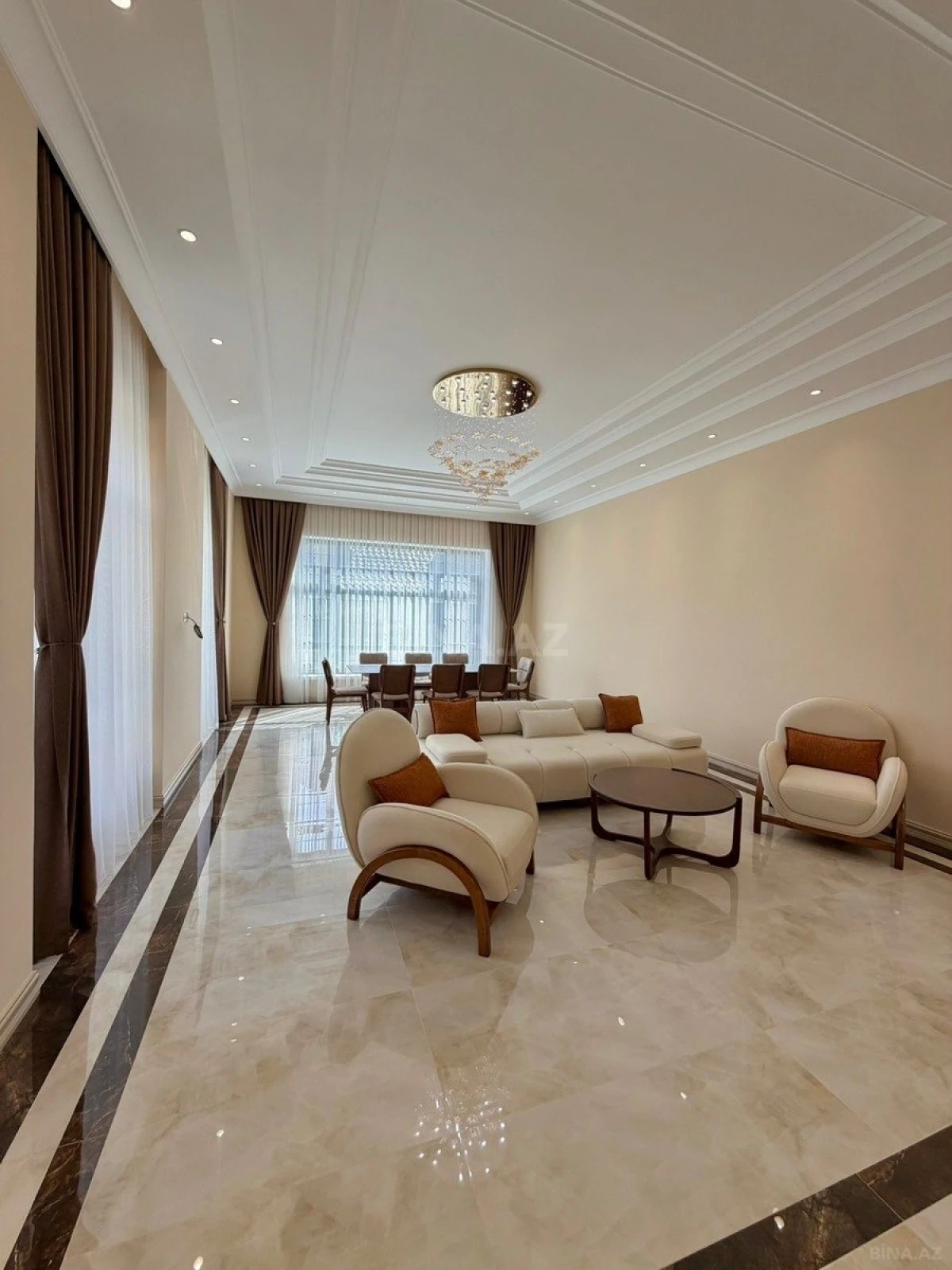 Satılır 6 otaqlı həyət evi 600 m²