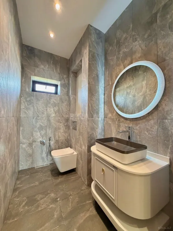 Satılır 6 otaqlı həyət evi 600 m²