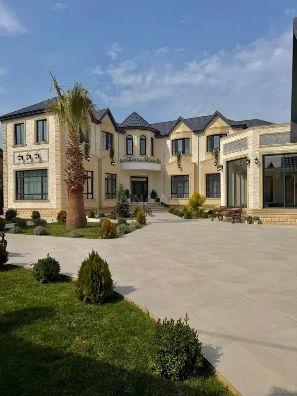 Satılır 6 otaqlı həyət evi 600 m²
