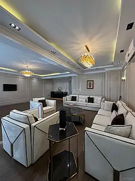 Satılır 4 otaqlı mənzil 235 m²