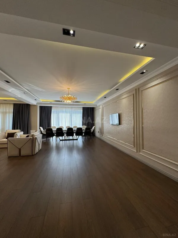 Satılır 4 otaqlı mənzil 235 m²