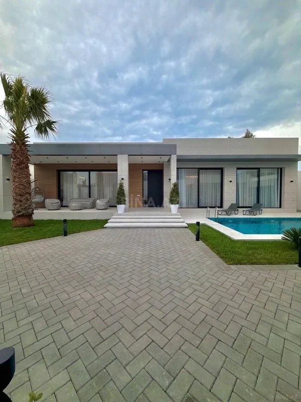 Satılır 5 otaqlı həyət evi 250 m²