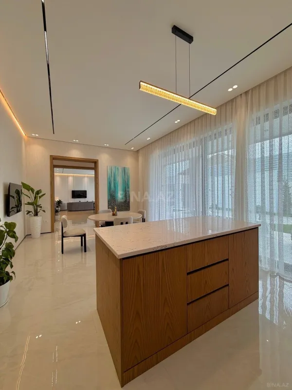 Satılır 5 otaqlı həyət evi 250 m²