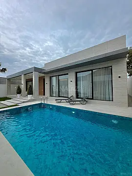 Satılır 5 otaqlı həyət evi 250 m²