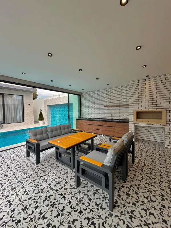 Satılır 5 otaqlı həyət evi 250 m²