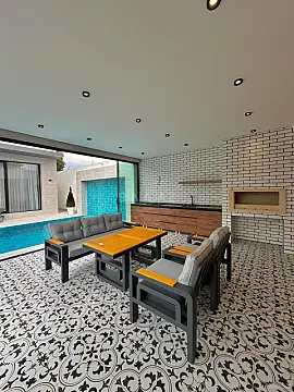 Satılır 5 otaqlı həyət evi 250 m²