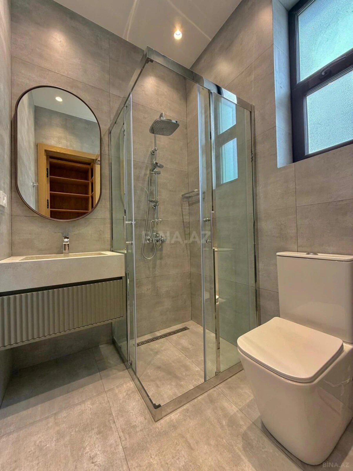 Satılır 5 otaqlı həyət evi 250 m²