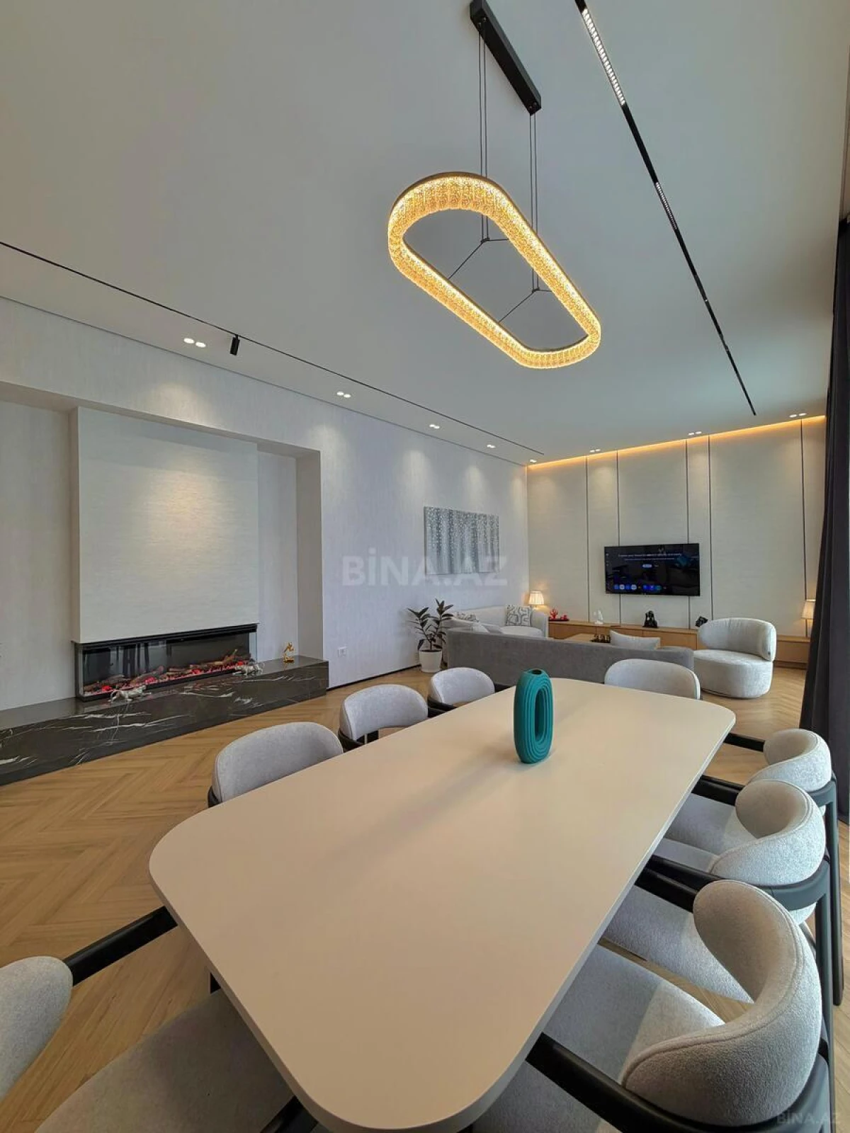 Satılır 5 otaqlı həyət evi 250 m²