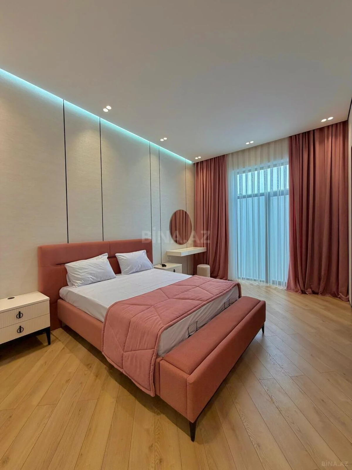 Satılır 5 otaqlı həyət evi 250 m²