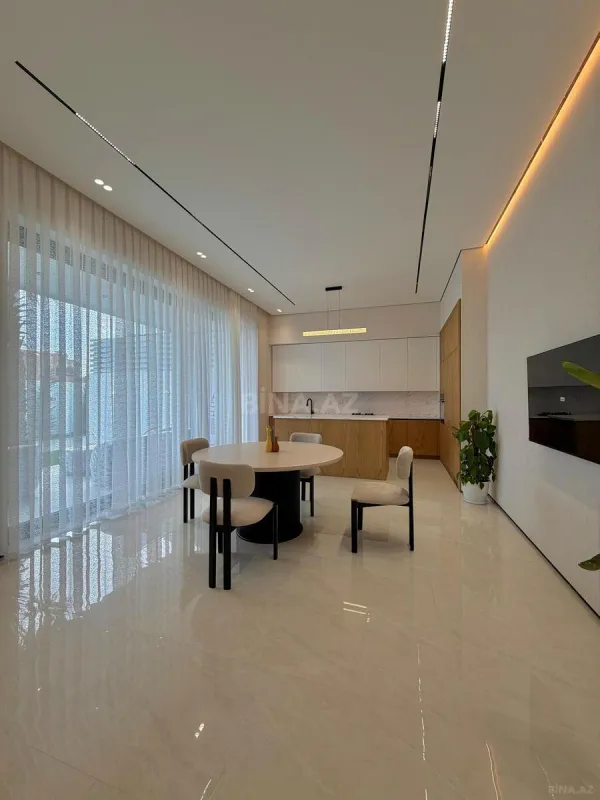 Satılır 5 otaqlı həyət evi 250 m²