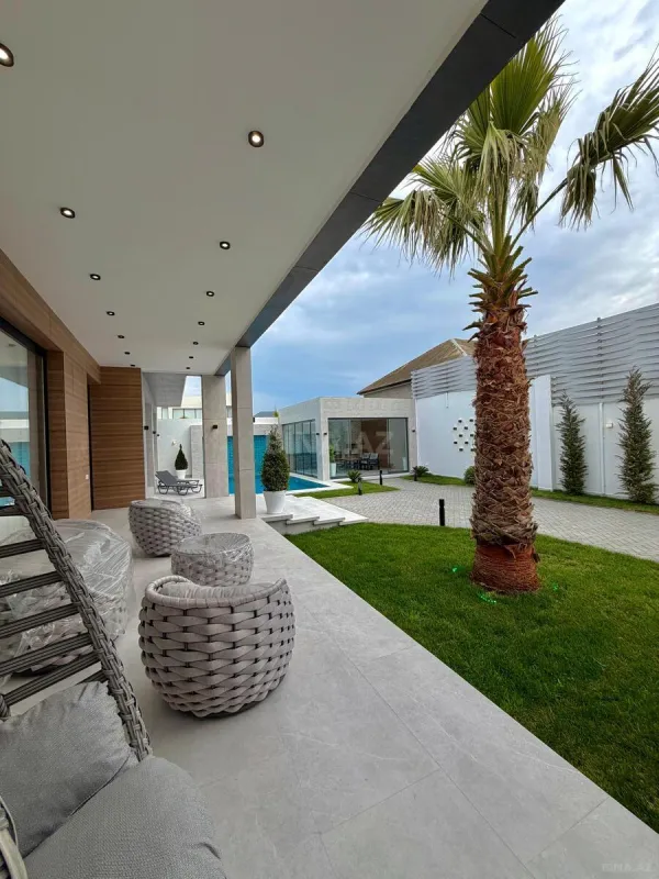 Satılır 5 otaqlı həyət evi 250 m²