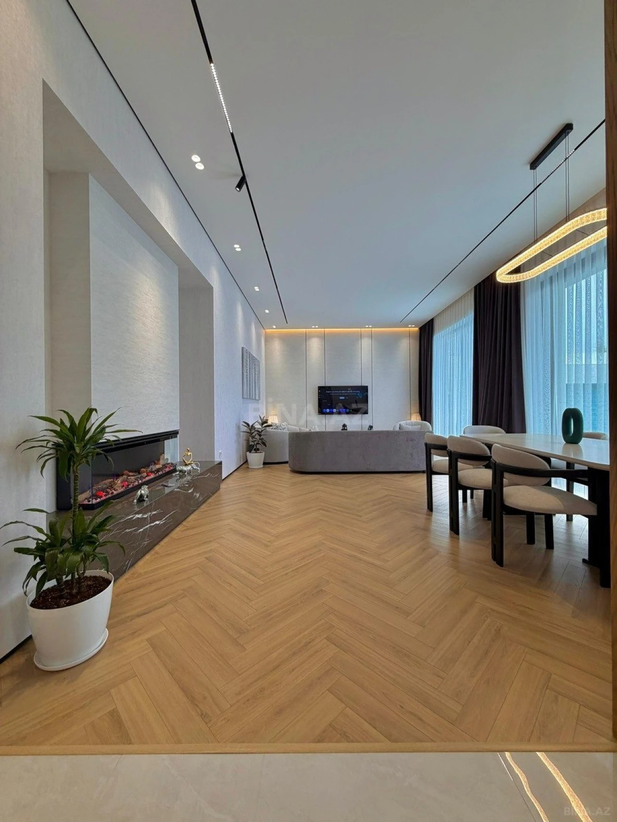 Satılır 5 otaqlı həyət evi 250 m²