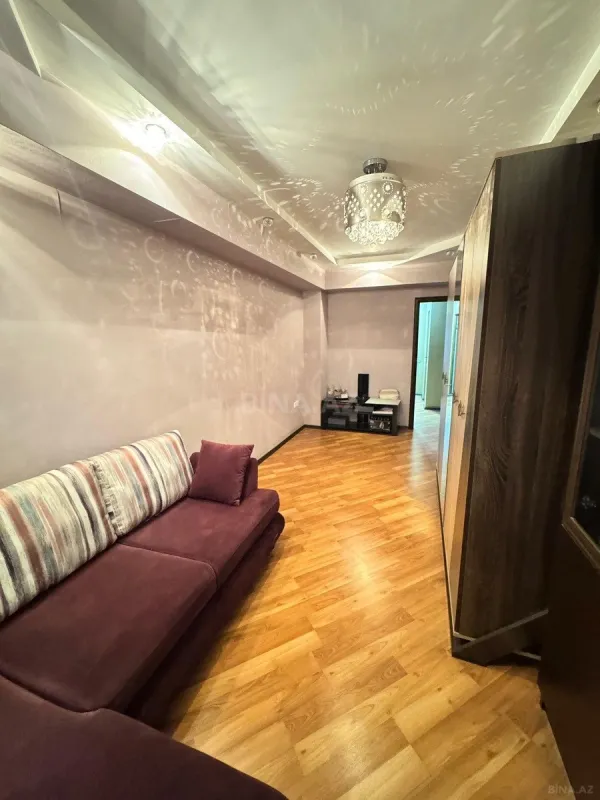 Satılır 4 otaqlı mənzil 110 m²