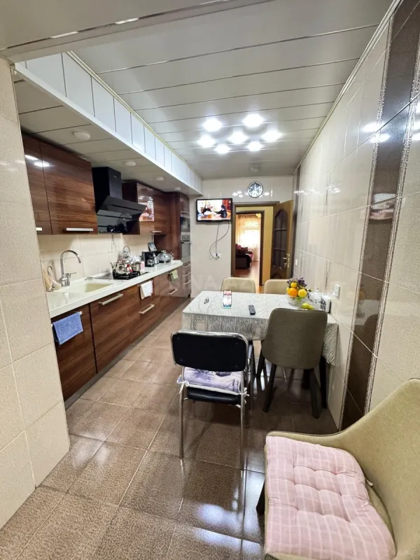 Satılır 4 otaqlı mənzil 110 m²