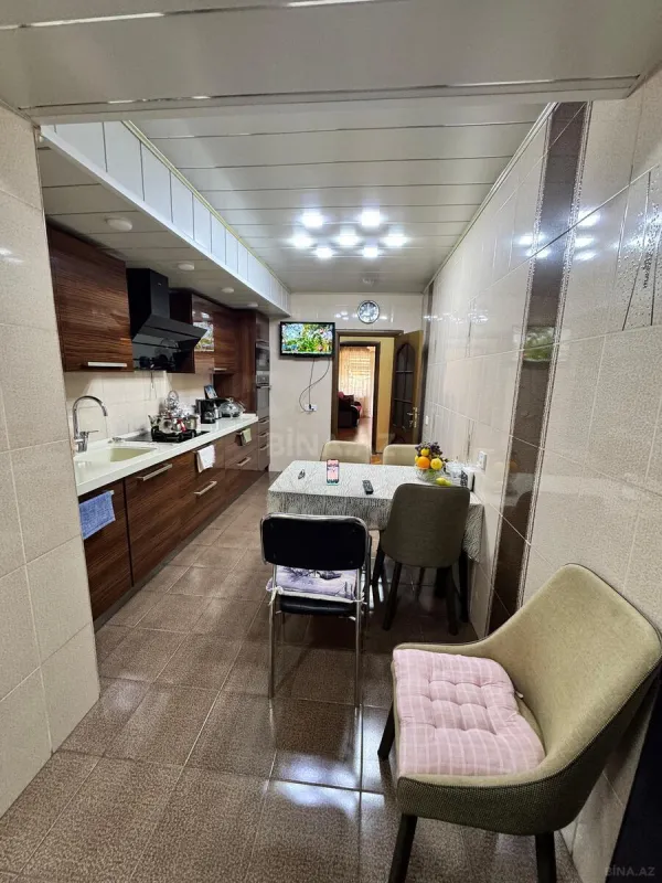 Satılır 4 otaqlı mənzil 110 m²