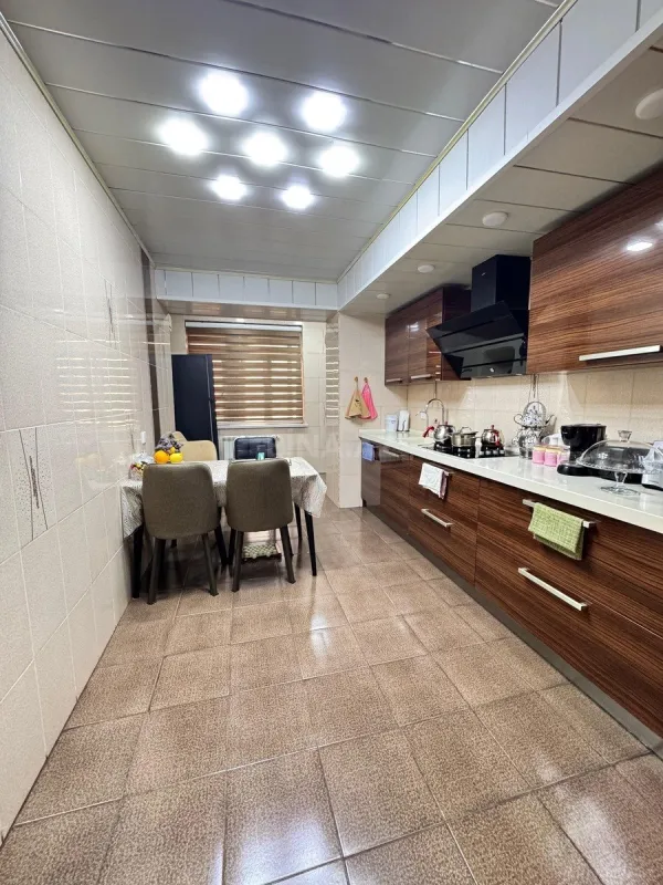 Satılır 4 otaqlı mənzil 110 m²