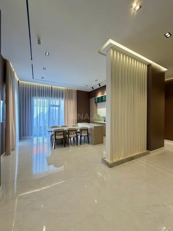 Satılır 5 otaqlı həyət evi 270 m²