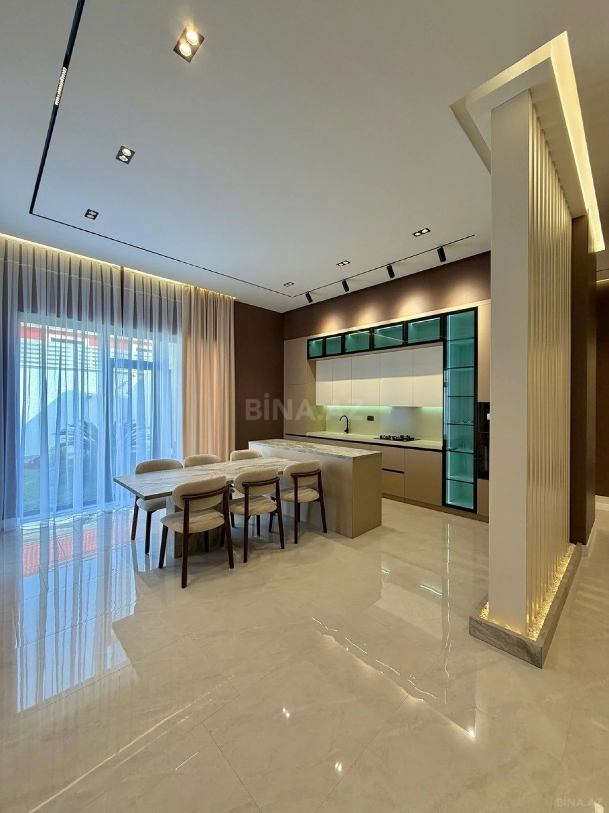 Satılır 5 otaqlı həyət evi 270 m²