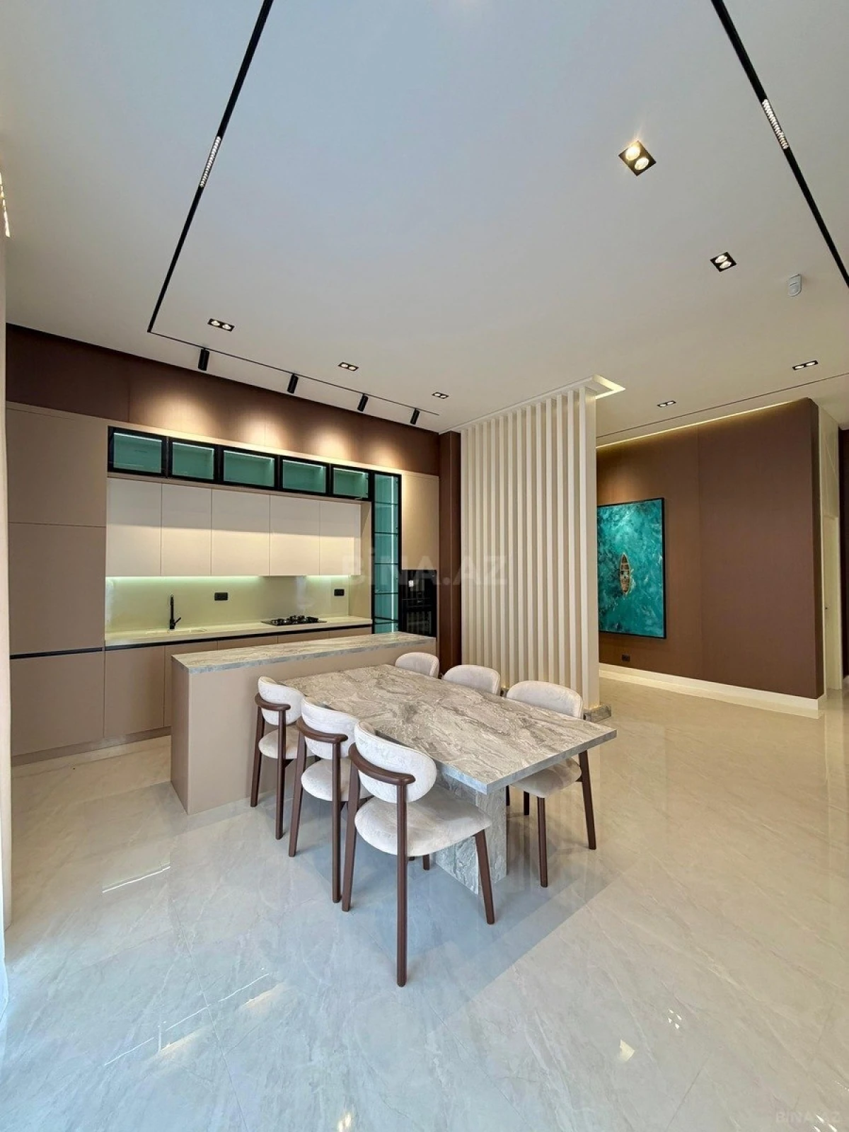 Satılır 5 otaqlı həyət evi 270 m²