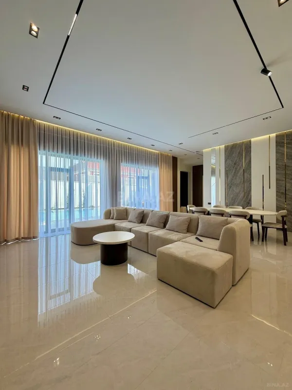 Satılır 5 otaqlı həyət evi 270 m²