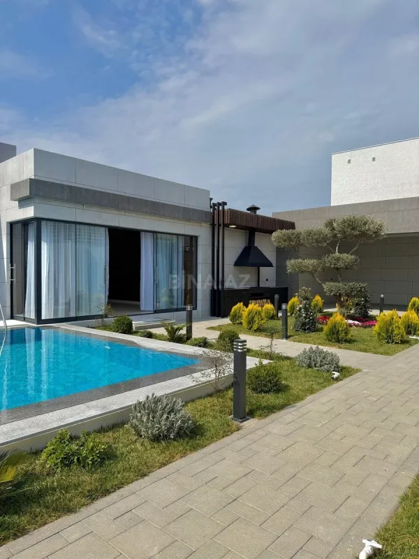 Satılır 5 otaqlı həyət evi 270 m²