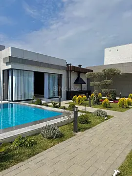 Satılır 5 otaqlı həyət evi 270 m²