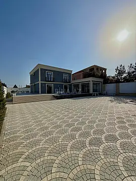 Satılır 5 otaqlı həyət evi 220 m²