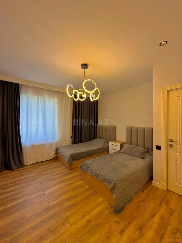 Satılır 5 otaqlı həyət evi 220 m²