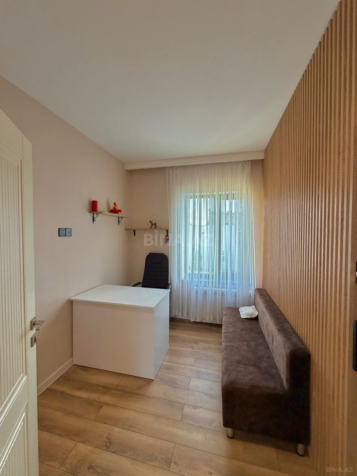 Satılır 5 otaqlı həyət evi 220 m²