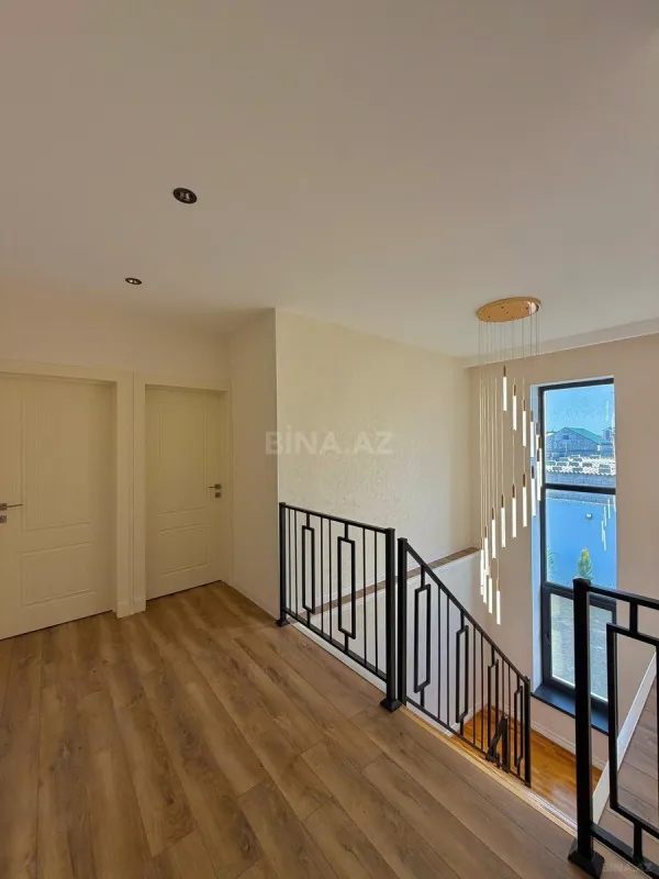 Satılır 5 otaqlı həyət evi 220 m²