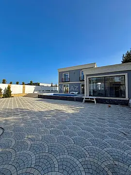 Satılır 5 otaqlı həyət evi 220 m²