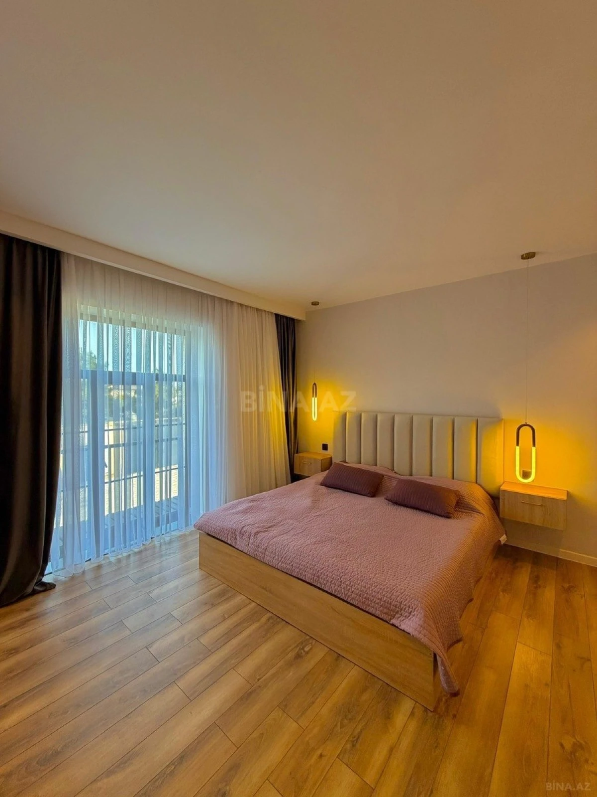 Satılır 5 otaqlı həyət evi 220 m²